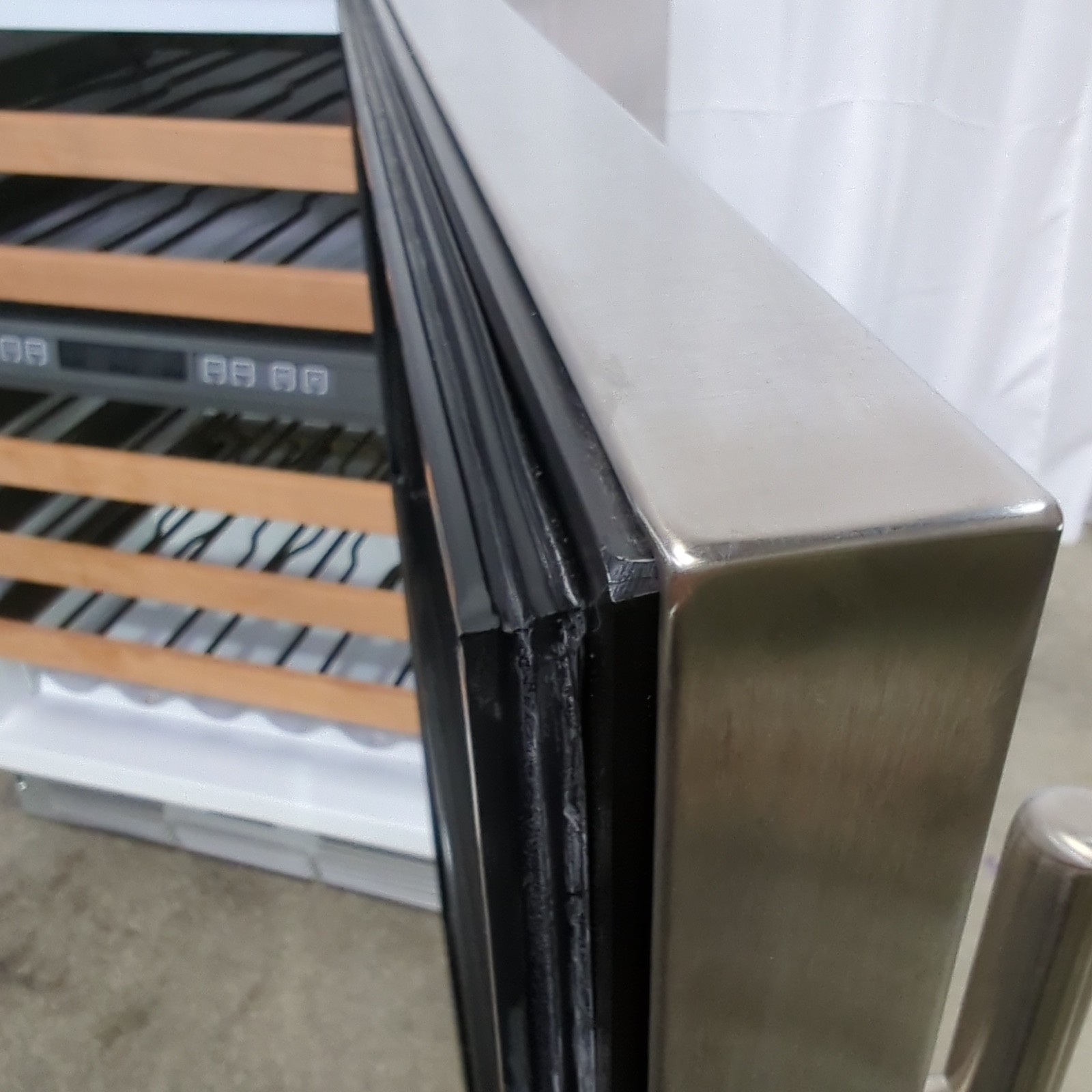 2014 Sub-Zero 424FS 24" Stainless Steel Standalone/Undercounter Wine Cooler