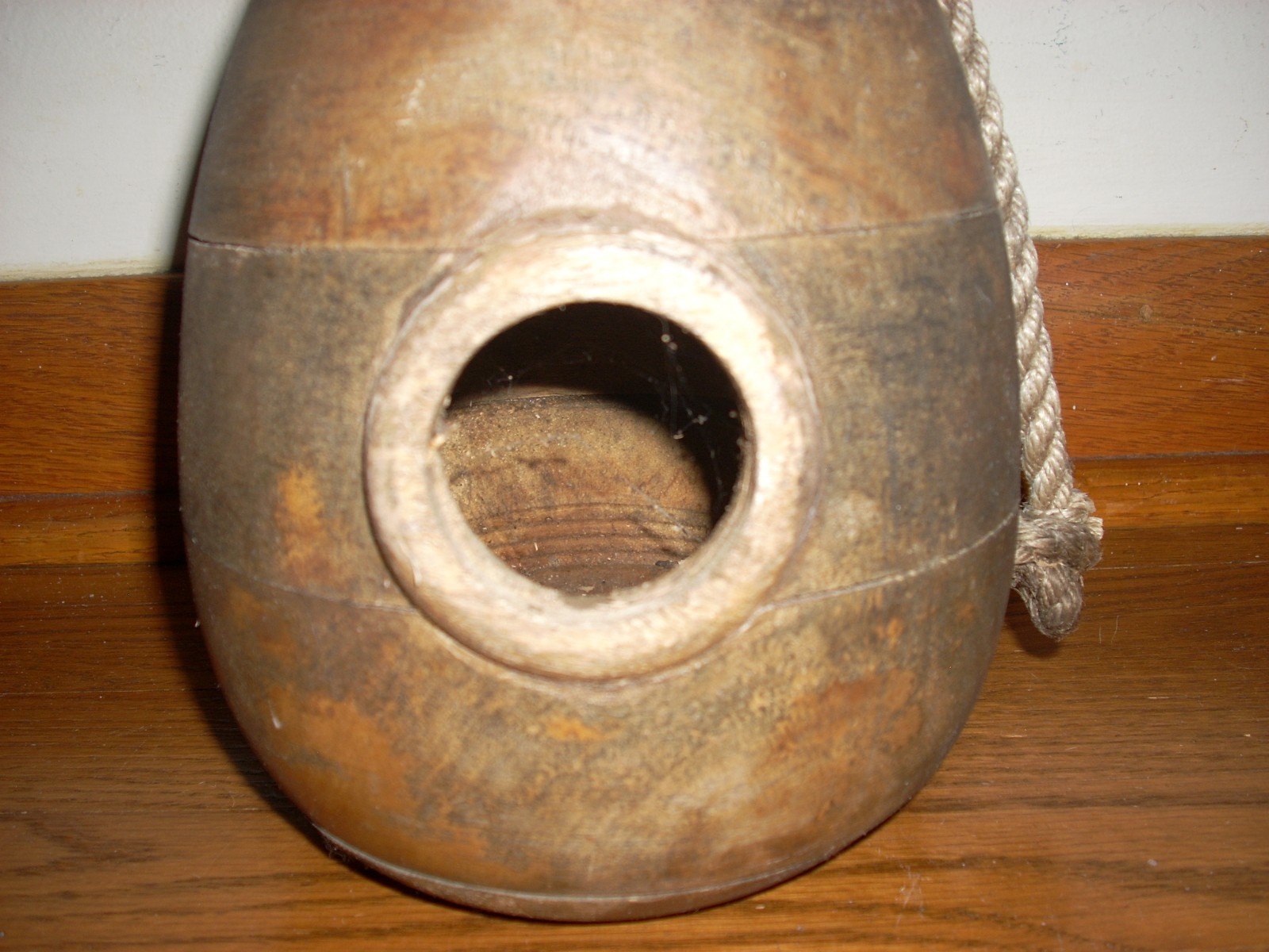 Vintage Smith & Hawken Wood Birdhouse threaded bottom clean out.