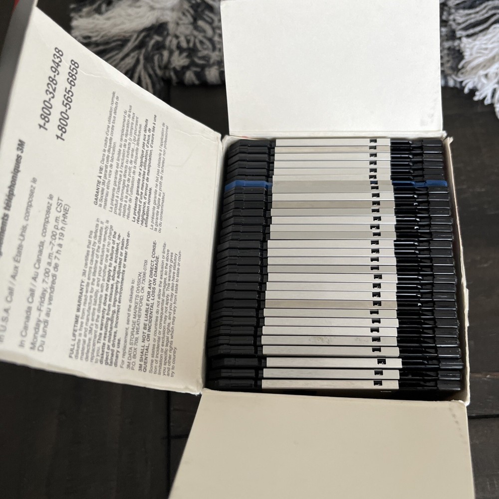 33 Floppy Diskettes 3.5 Disks Mixed Mostly HD 3.5"