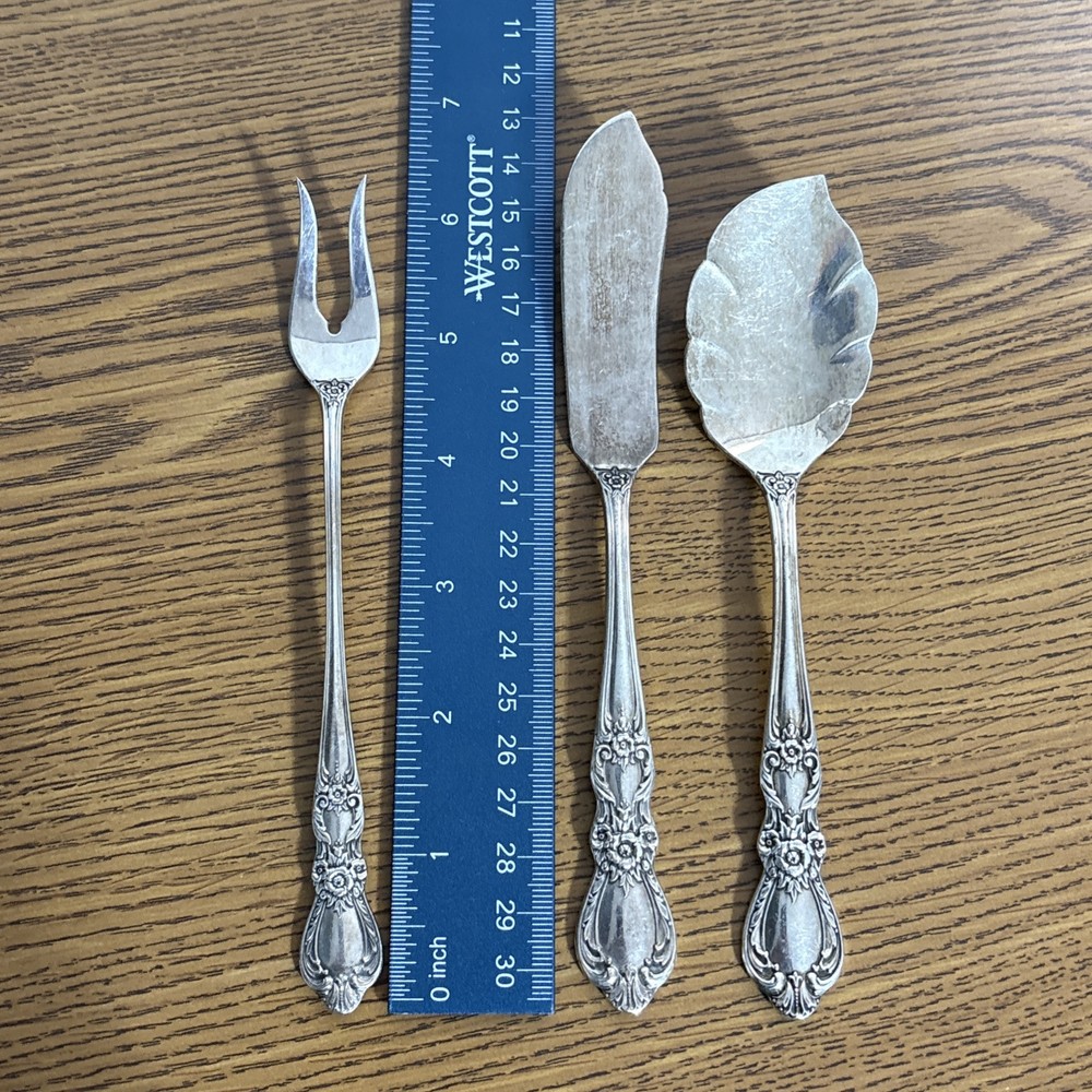 I.S. HERITAGE 1847 Roger Bros Pickle Fork - Master Butter Knife - Jelly Server
