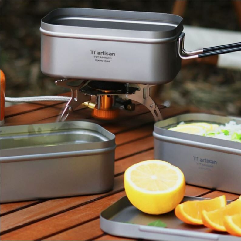 Convenient Steaming Rack Space Saving Tin Lunch Box 800ML Food Container