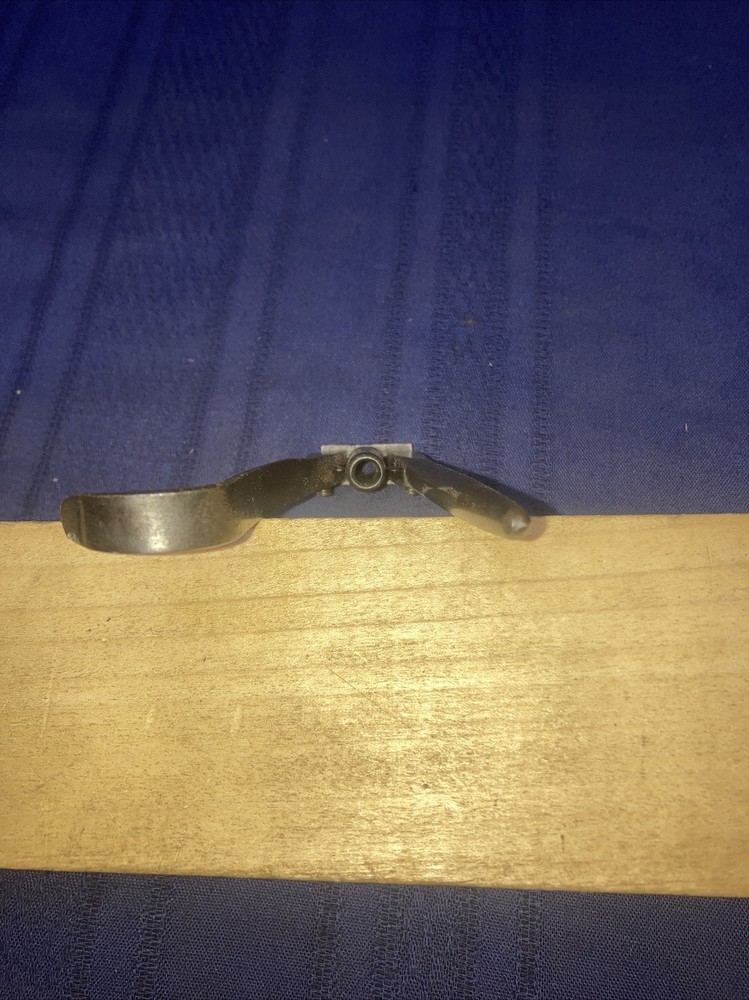 tool for fitting feathers to arrows