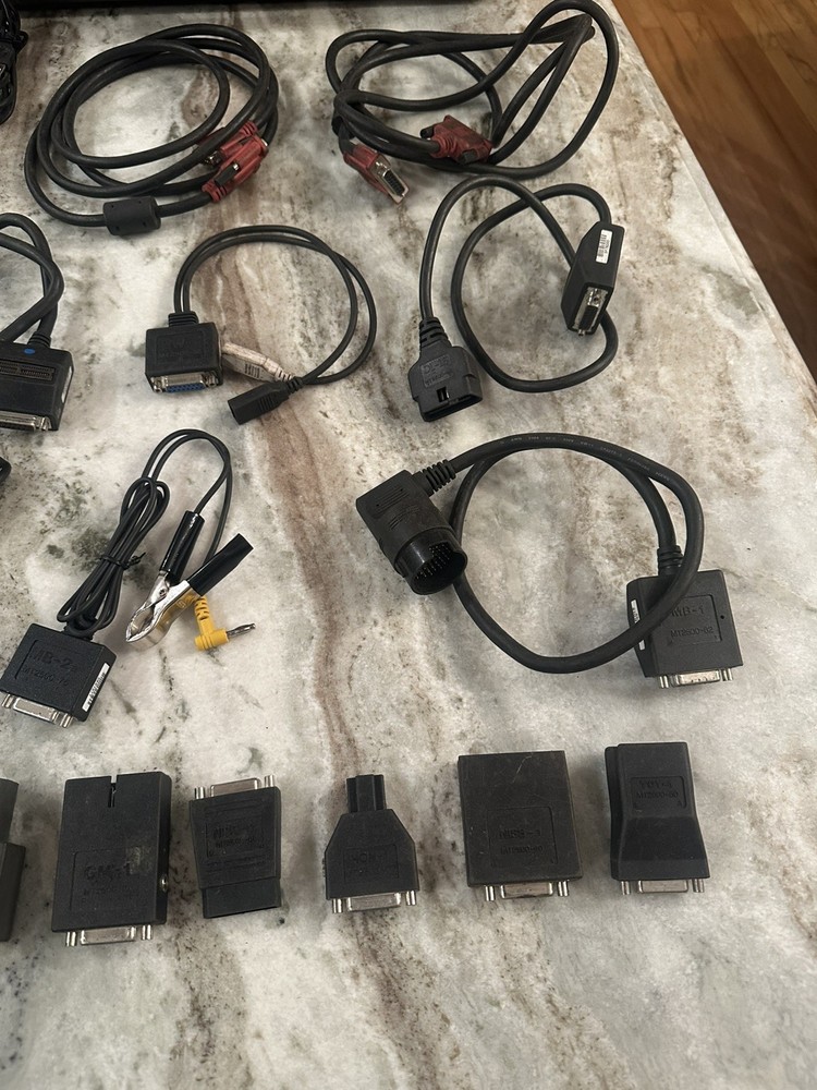 Snap On Modis EEMS300 Diagnostic Tool With Case and Extras