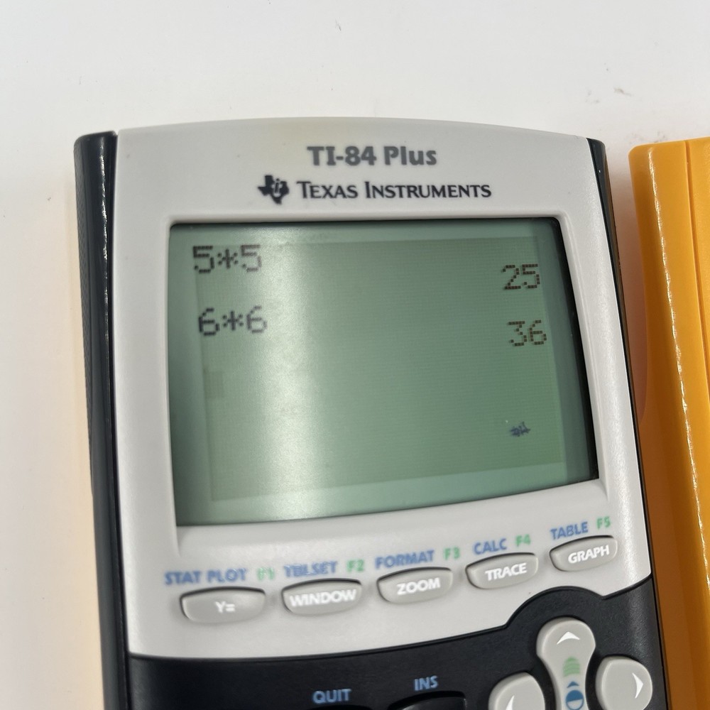 Texas Instruments TI-84 Plus Graphing Calculator Tested Working with Cover READ*