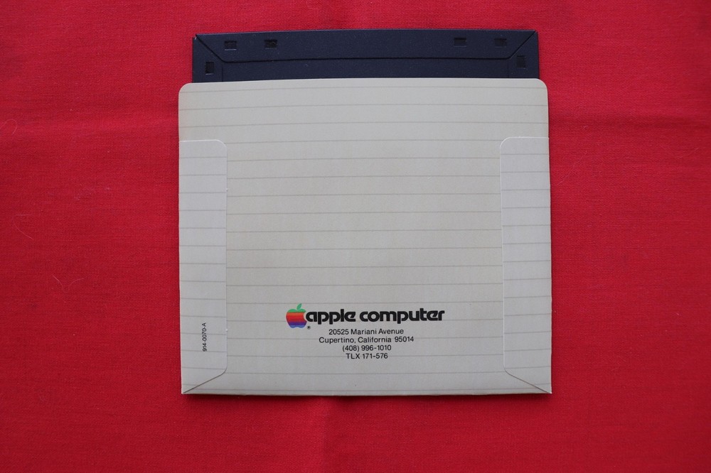APPLE COMPUTER II, II+, IIE DOS 3.3 SYSTEM MASTER DISKETTE