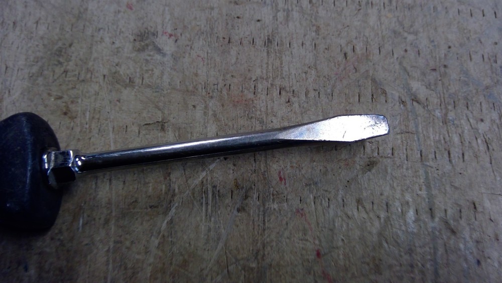 Two Vintage Snap On Tools 1/4" and 3/8" Flat Head Screwdrivers