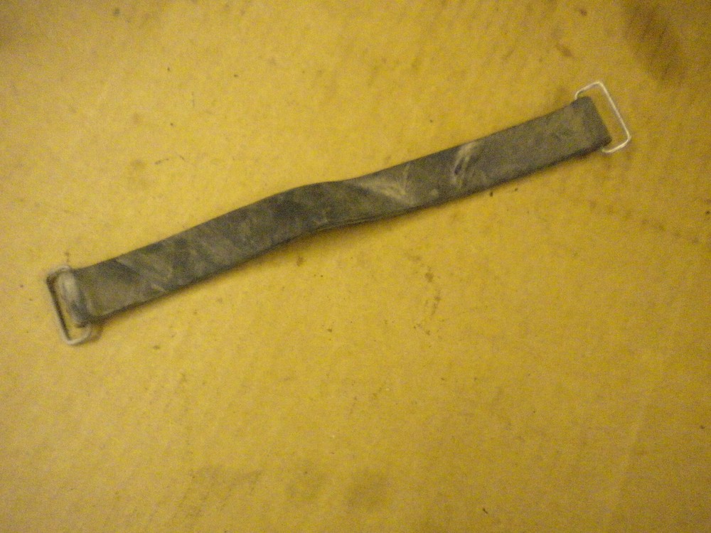 2006 Harley Davidson VRSCD vrod battery rubber hold down strap