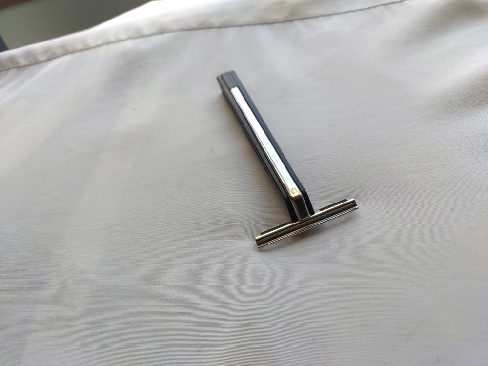 Light to Medium-Weight Gillette Trac II Compatible Black Handle
