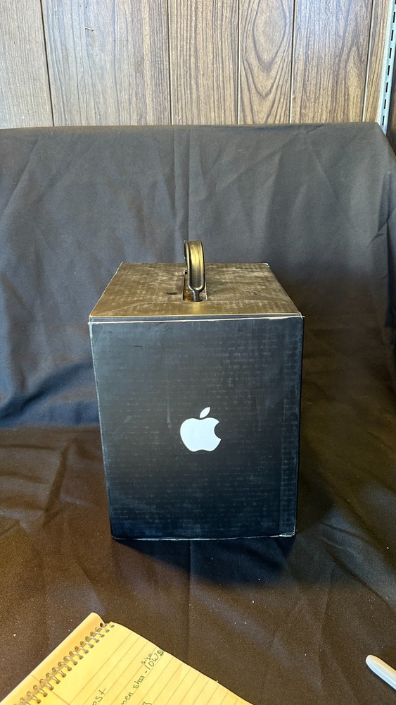 Vintage Apple Final Cut Studio Pro 5 box set manuals with cd disk