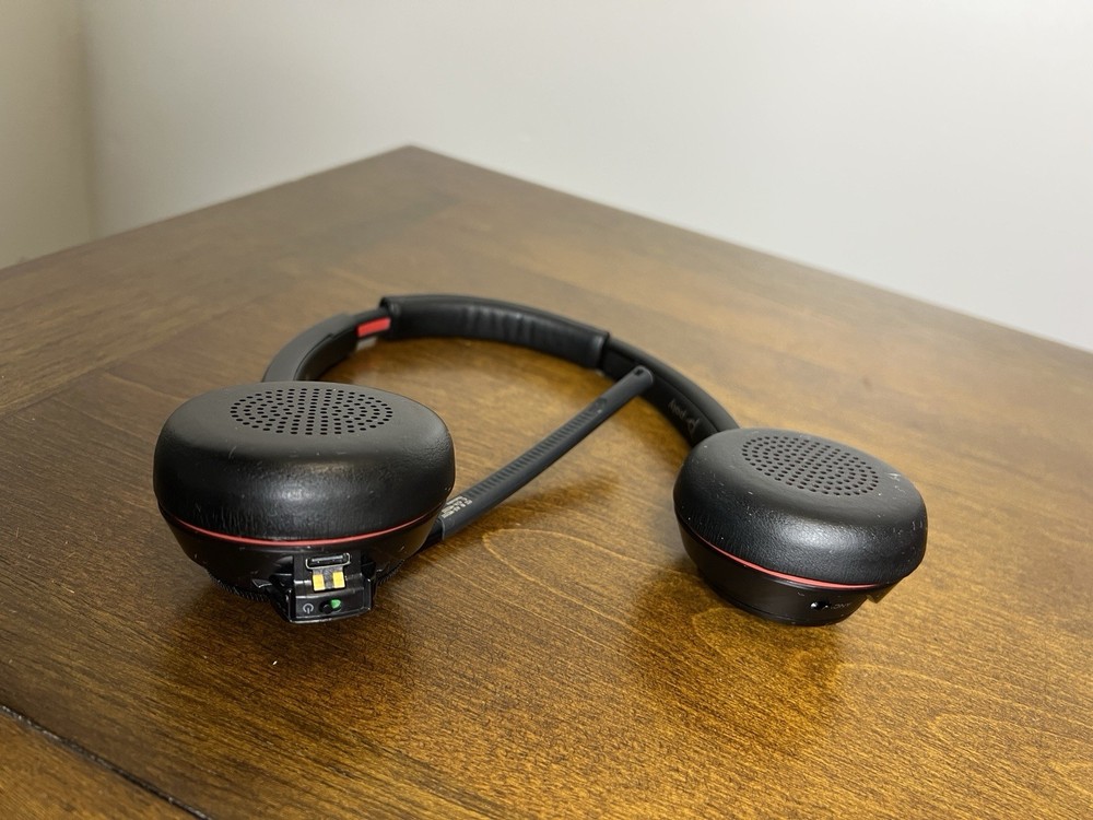 Plantronics PLT W8220T Wireless Bluetooth Headset Only Works