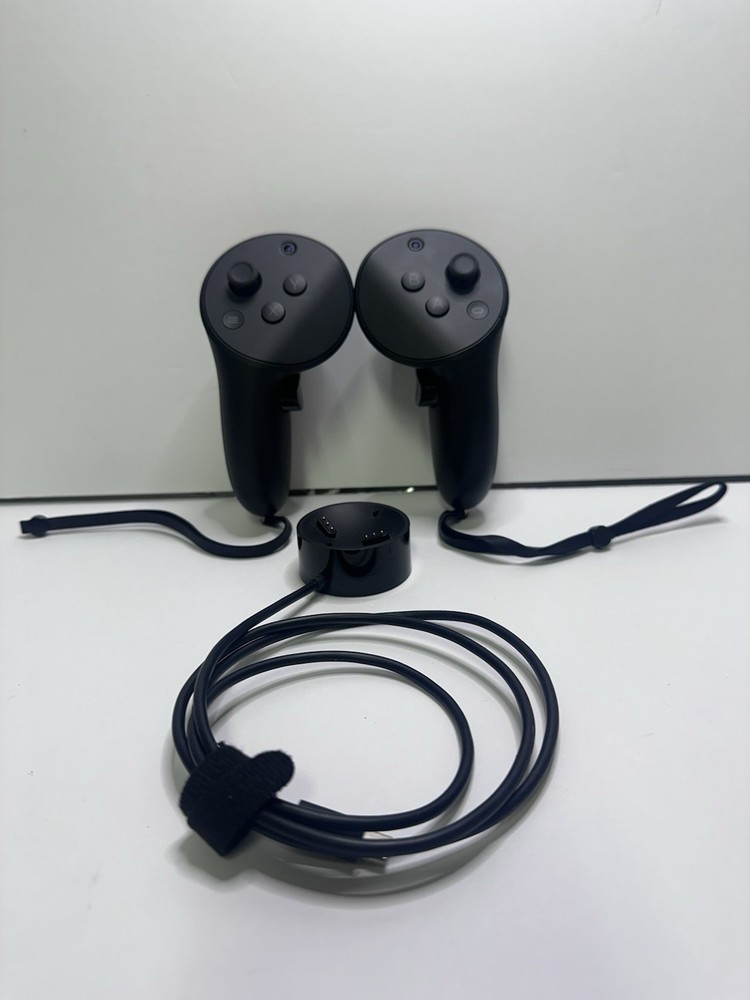 Meta Quest Pro Controllers Left & Right Pair Set W/ Compact Charging Dock