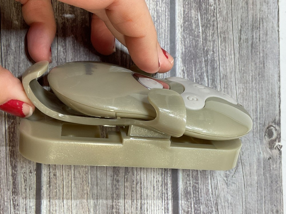 Hunter K0474-02 Replacement Remote Control and Wall Holder