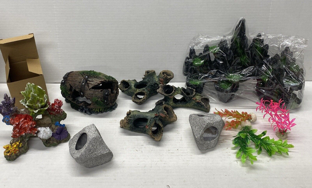 Aquarium Decor   Several Pieces  SLC-573