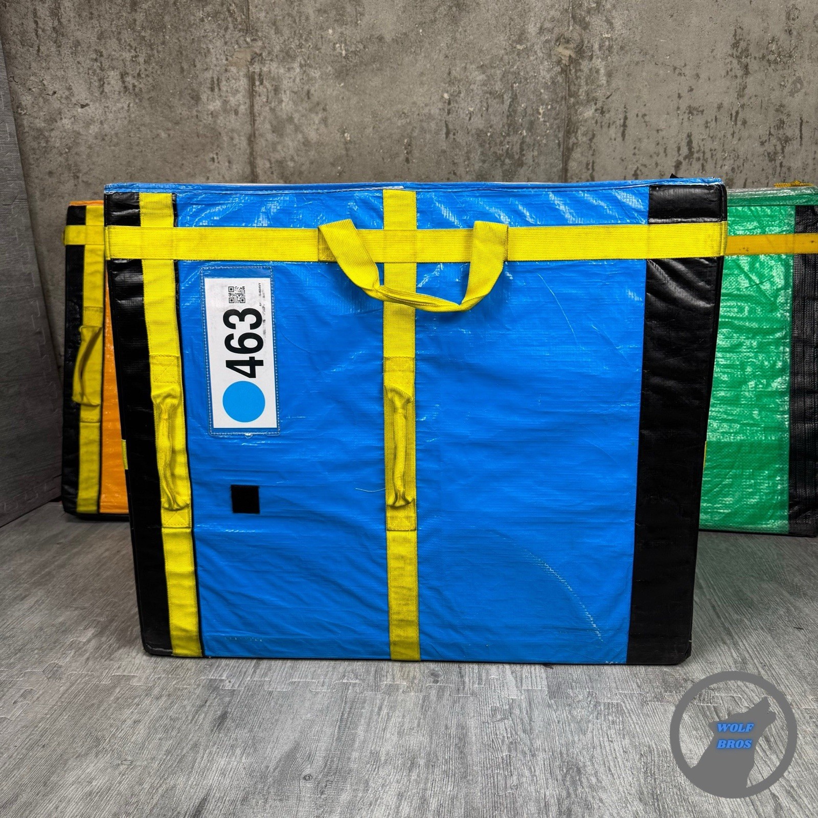 1 AMAZON COURIER  DELIVERY STORAGE TOTE BAG 28x23x20 MIX COLORS *B GRADE* BULK