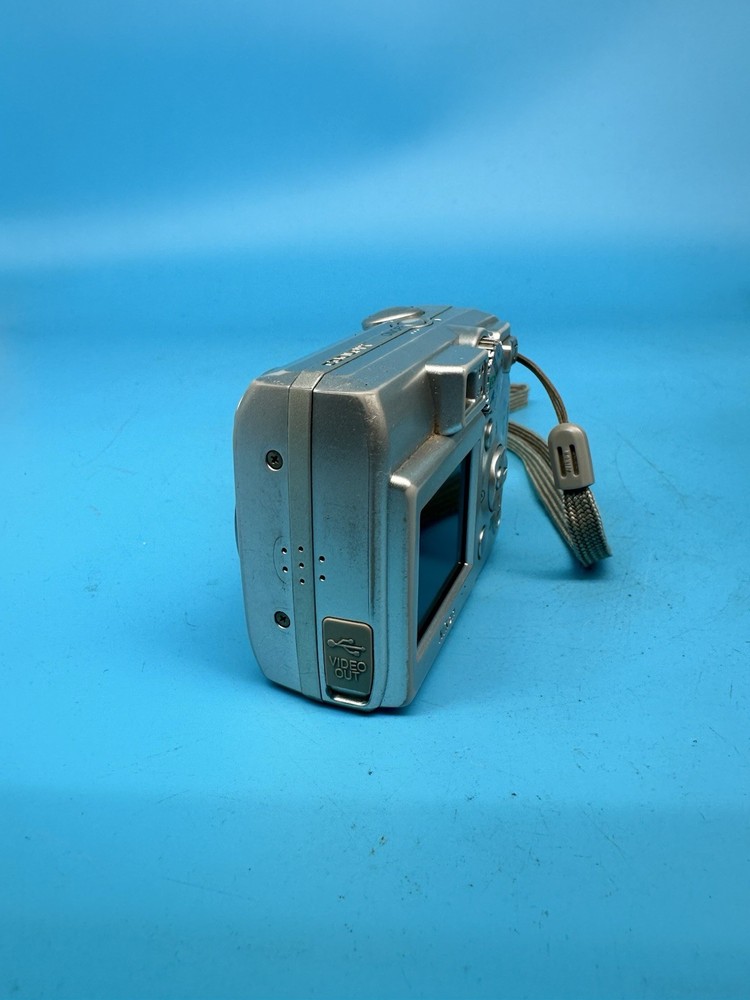 Nikon Digital Camera Coolpix 4600 4.0MP Silver Tested *Read*