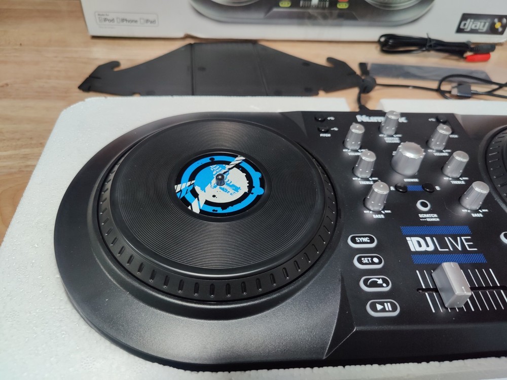Numark iDJ Live Digital DJ Controller Turntable