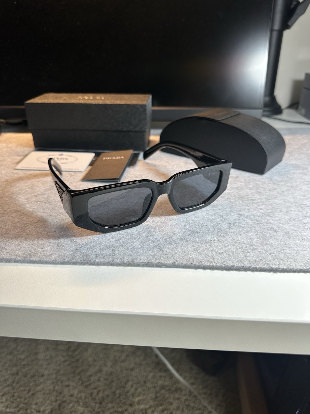 Prada Sunglasses Black Designer With Hard Case - Unisex Made It Italy