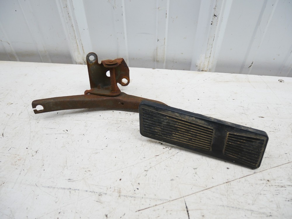 AMC Eagle SX4 Station Wagon Gas Accelerator Pedal Assembly