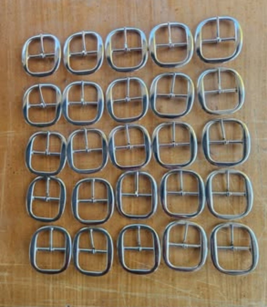 25 Silver Rounded Center Bar Buckles 1 1/2"