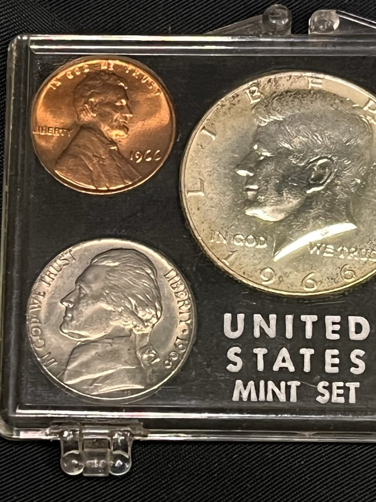 1966 P MINT SET 40% SILVER JFK