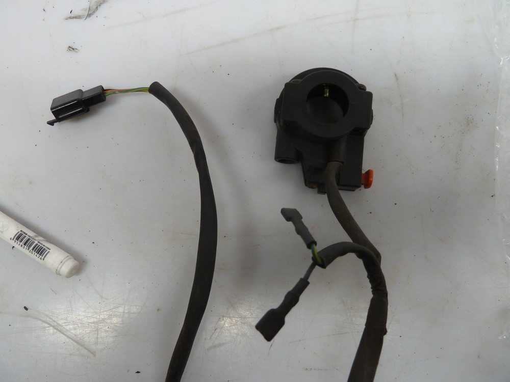 Honda CG125 '06 right hand switchgear starter button..