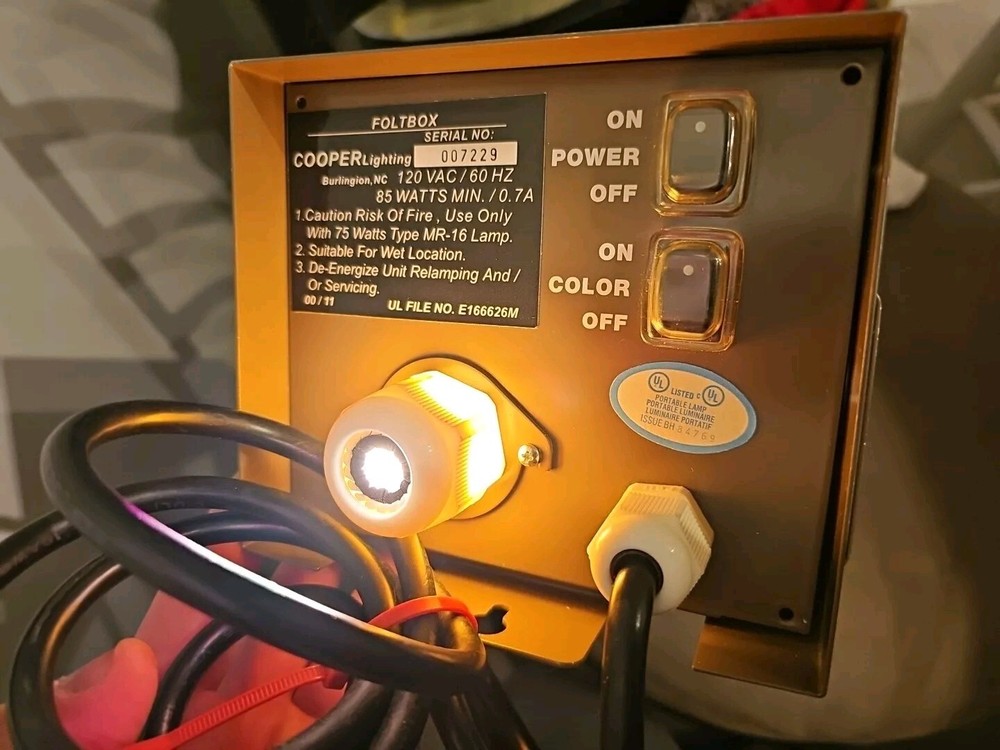 Cooper FOLTBOX fiber Optic. Power Source