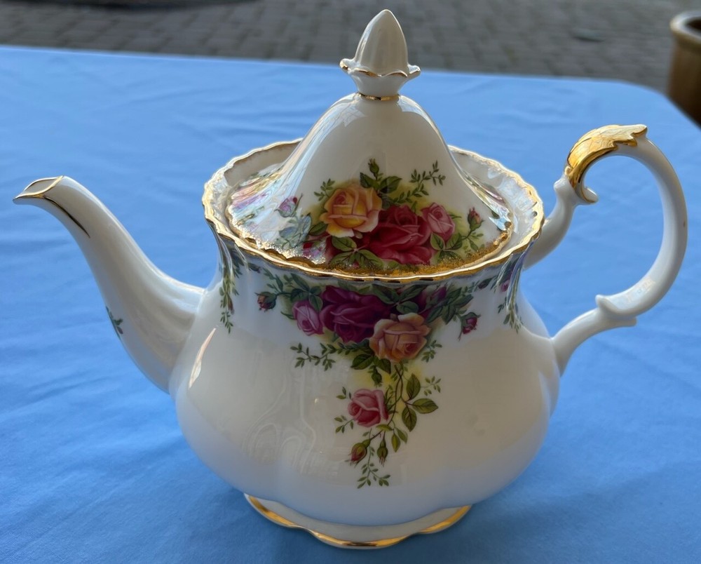 Royal Albert Old Country Roses Teapot Server Mint