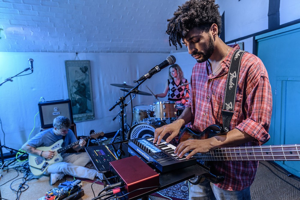 Novation LAUNCHKEY MINI 25 MK4 25-key MIDI Ableton Live Keyboard Controller