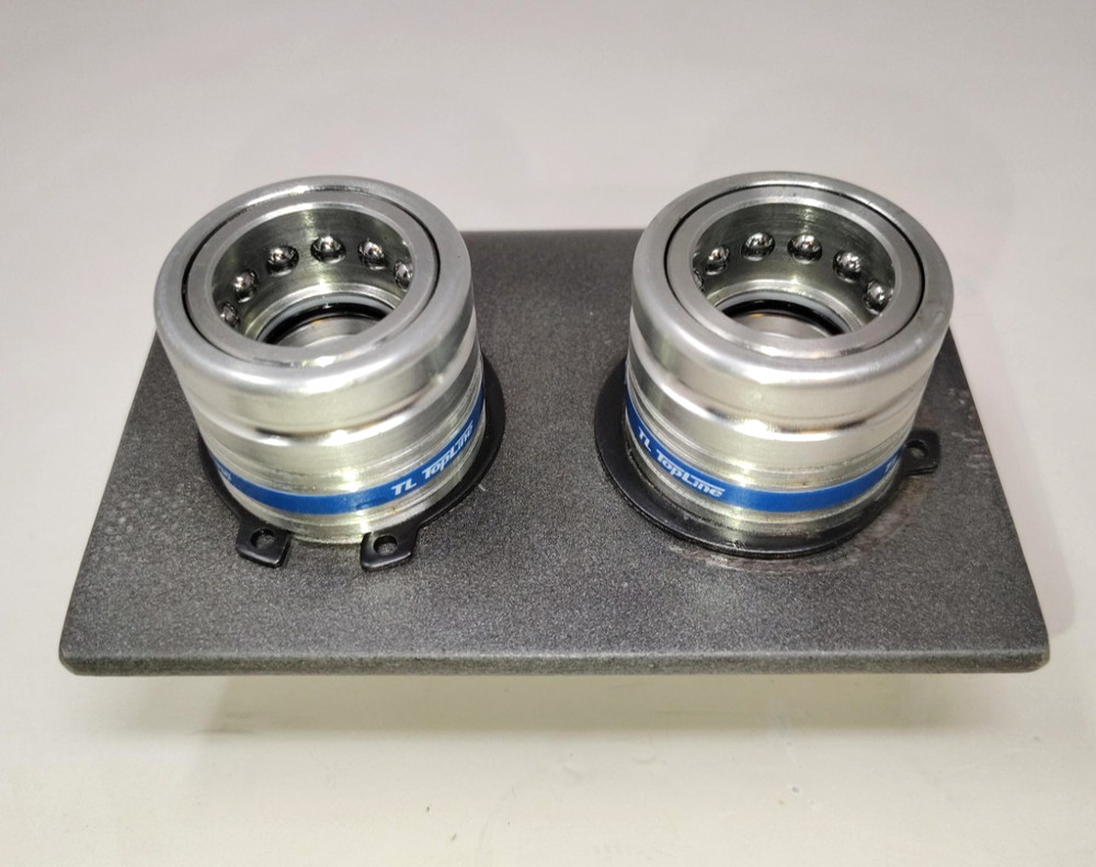 USED - TL39B-2 Quick Release Coupling 1/2 NPT Break away Coupler Bracket Set