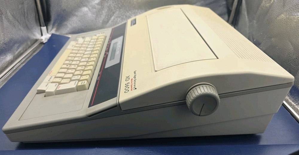 Smith Corona XD5600 Spell Right Dictionary Memory Typewriter *Tested*