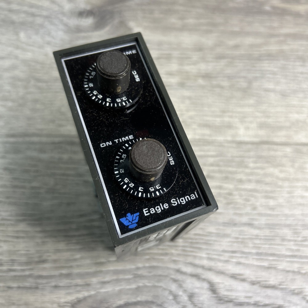 Eagle Signal DA1010A3 Electronic Repeat Cycle Timer Contractor Timer Relay Oem