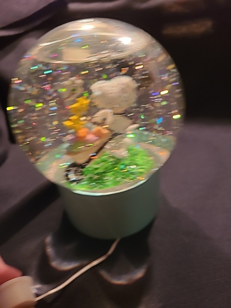 Snoopy Easter LIGHT UP Water Globe Snow Globe Please Read