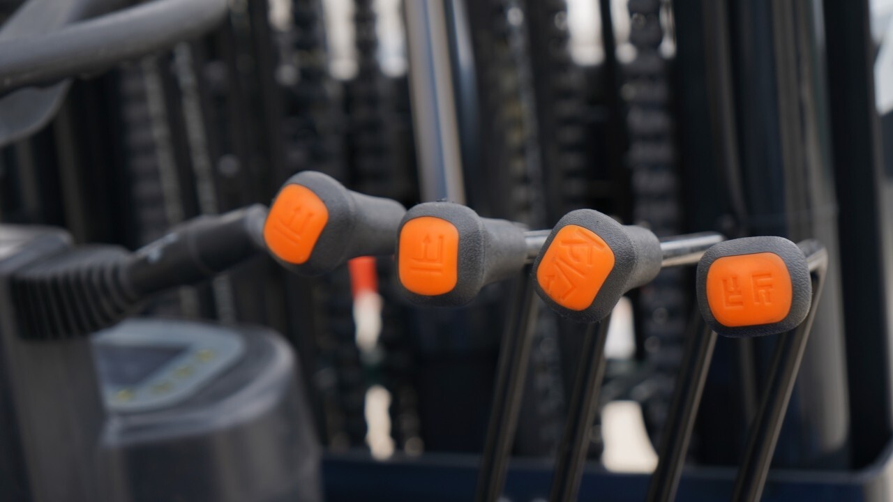 New 1.5 Ton Rated Capacity TYPHON Electric Forklift Lifter w Side Shift, 3 Stage