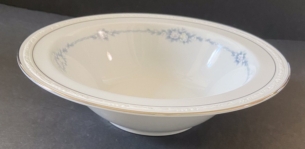 White Scapes Noritake Holloway 9 7/8” Round Vegetable Serving Bowl EUC