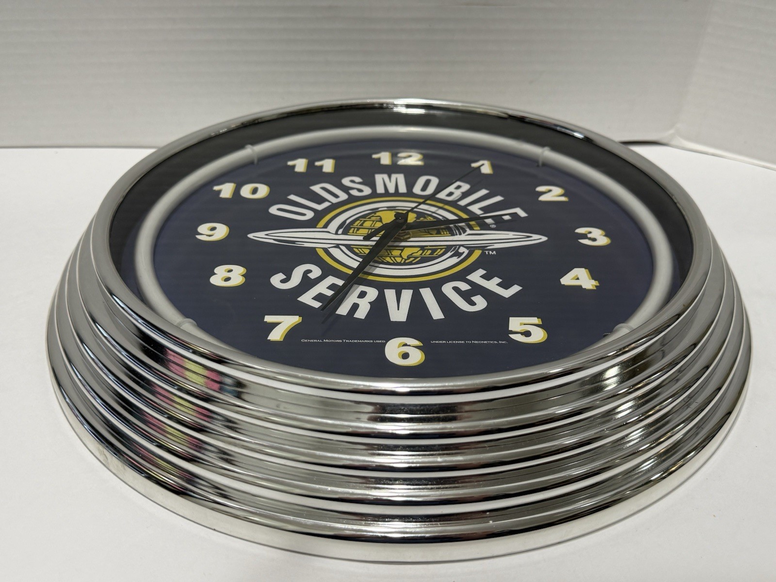 General Motors Oldsmobile Service 15" Neon Sign Clock 8OLDSM Working