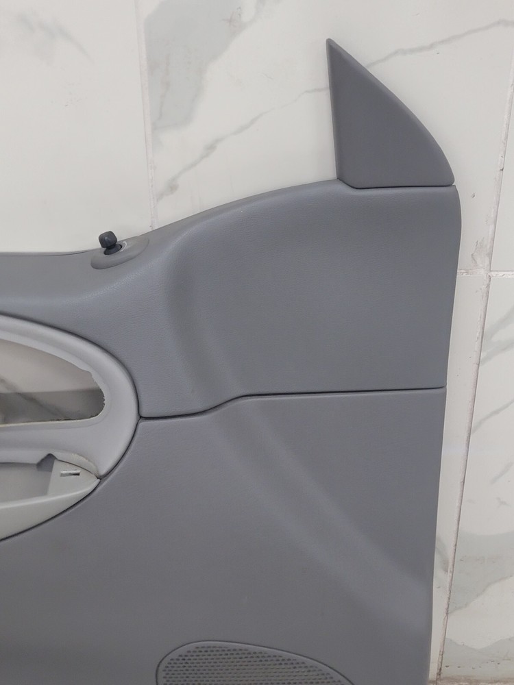 🔥02-09 CHEVY TRAILBLAZER Door Panel Front LEFT Driver armrest GRAY - silver D8