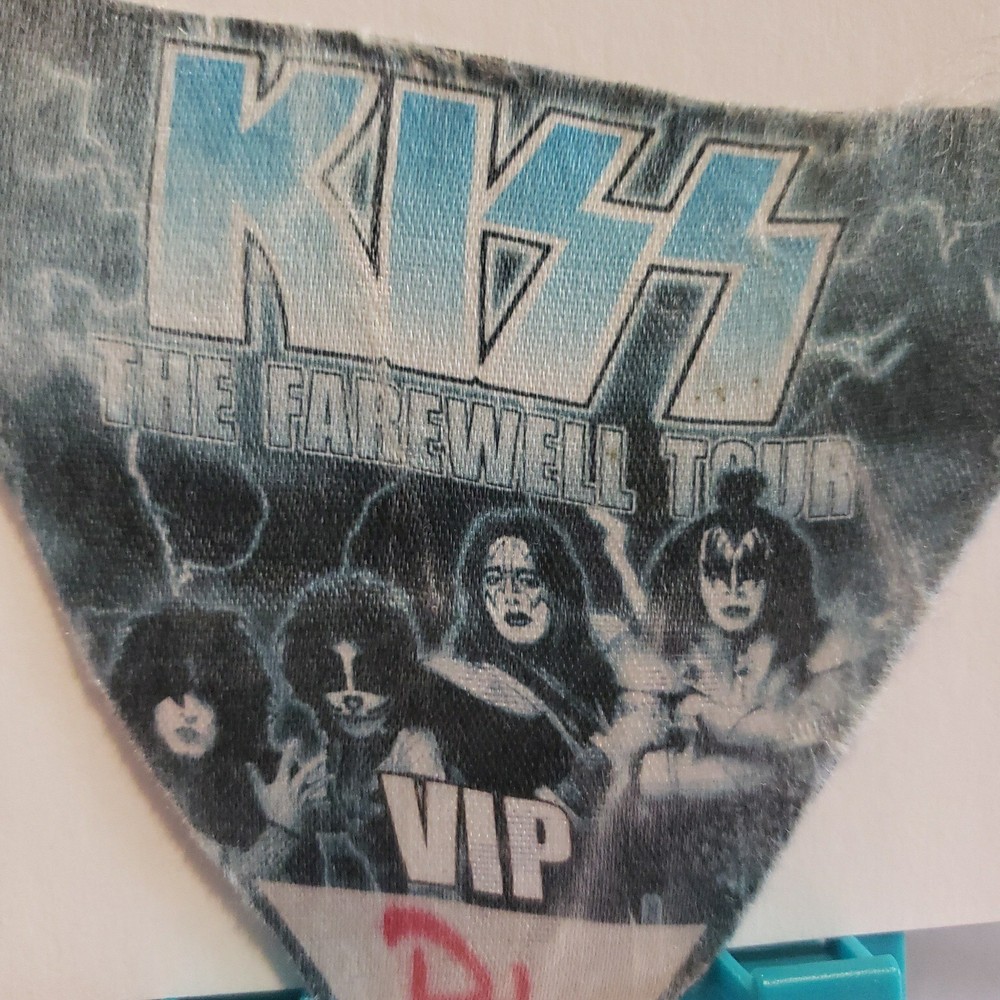 KISS Concert Backstage Pass Farewell Tour baby blue VIP wavy triangle 2000
