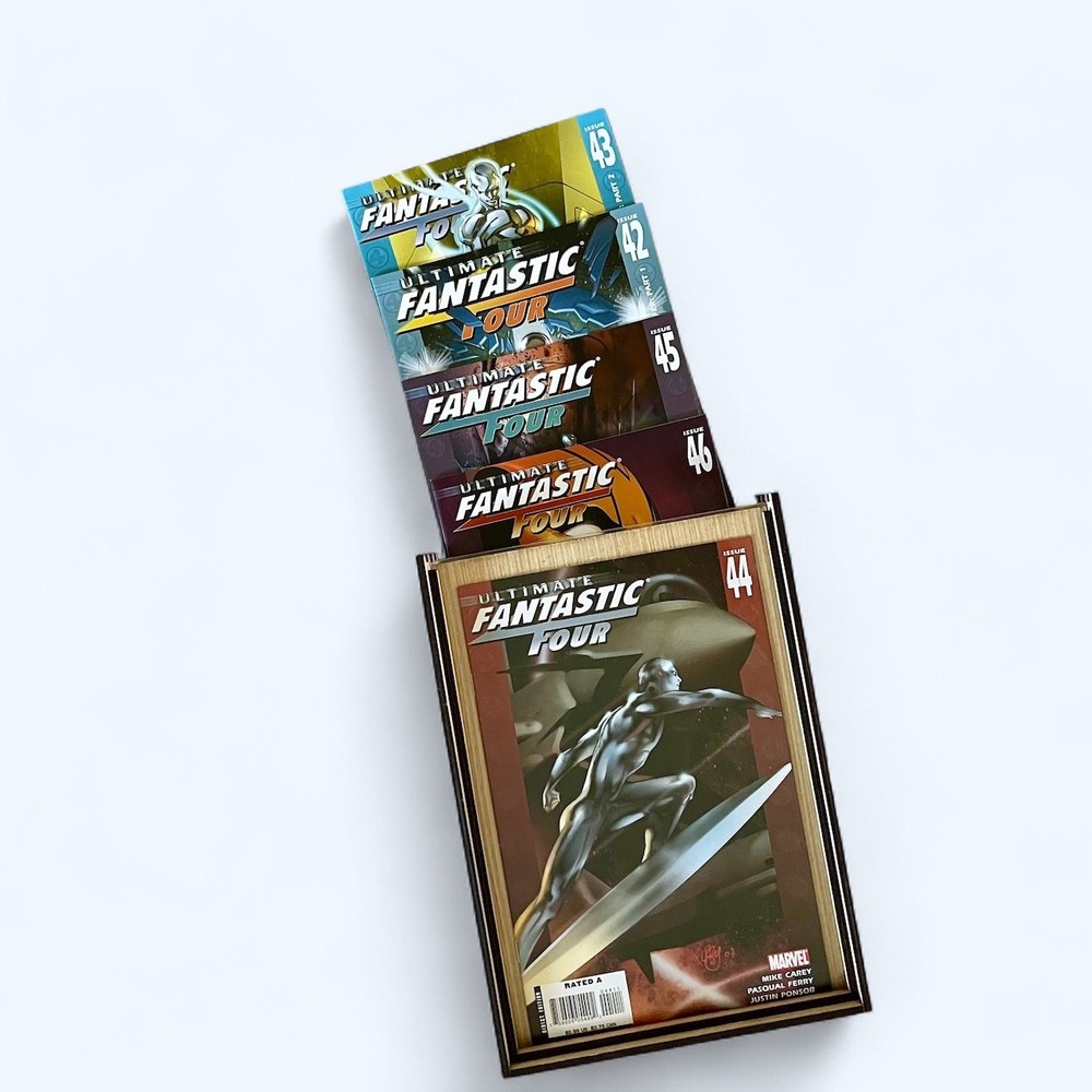 Comic Frame/Storage + Complete 5 Comic Ultimate Fantastic Four Silver Surfer