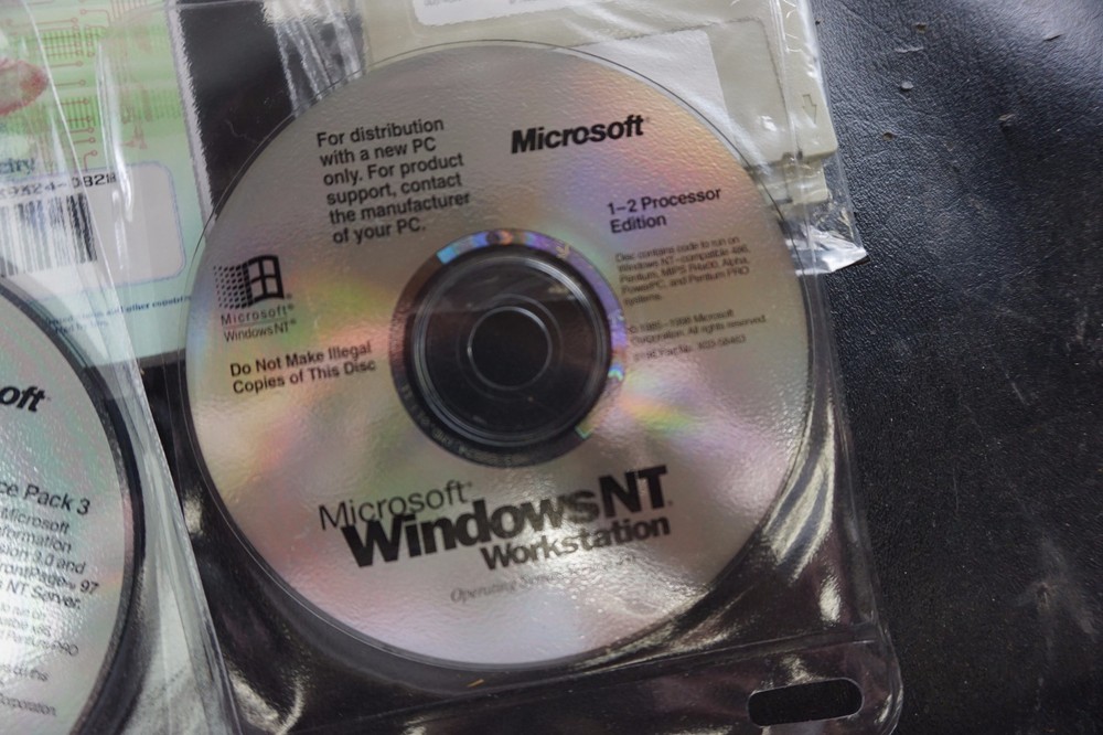 Windows NT Server Vers 3.0 / Windows NT Workstation 4.0 CD Media