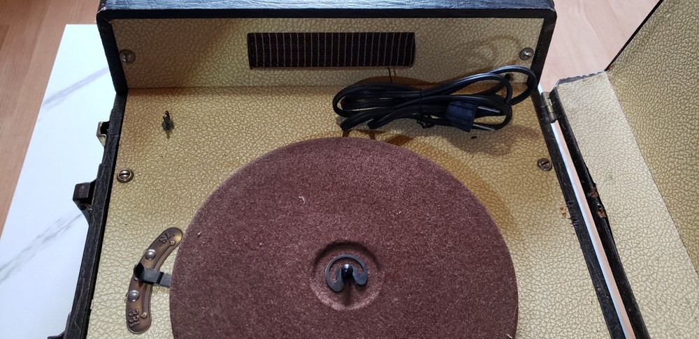 Vtg ELECTRO-MITE portable suitcase record player