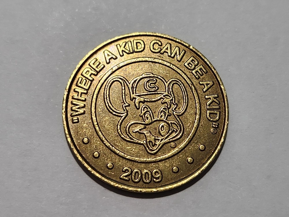 Chuck E. Cheese Pizza Game Token 2009 - Juvenile Mouse