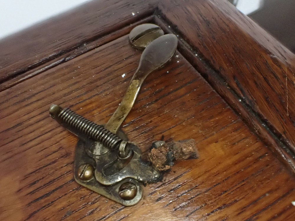 VICTOR VICTROLA SPRING FOR TURNTABLE STOP WORK MECHANISM