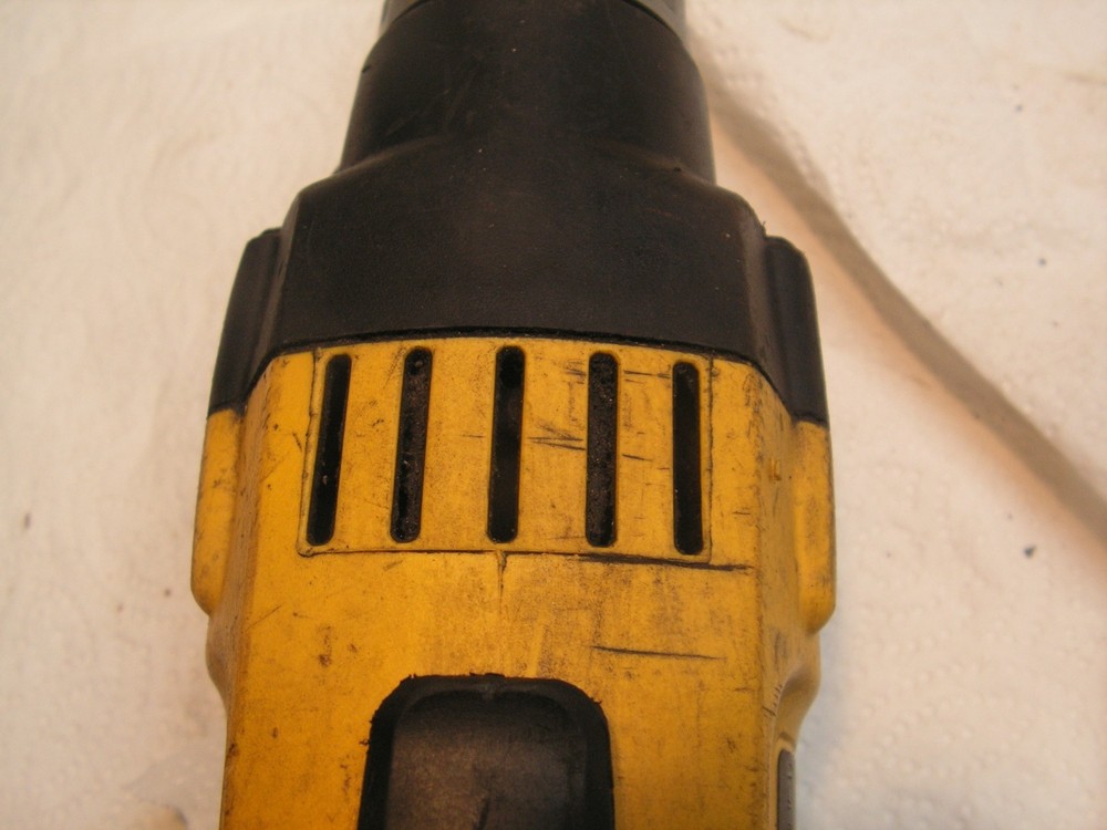 DW257 Dewalt VSR Deck/Drywall Screwdriver TYPE 4 Used, Good Condition. With Bit.