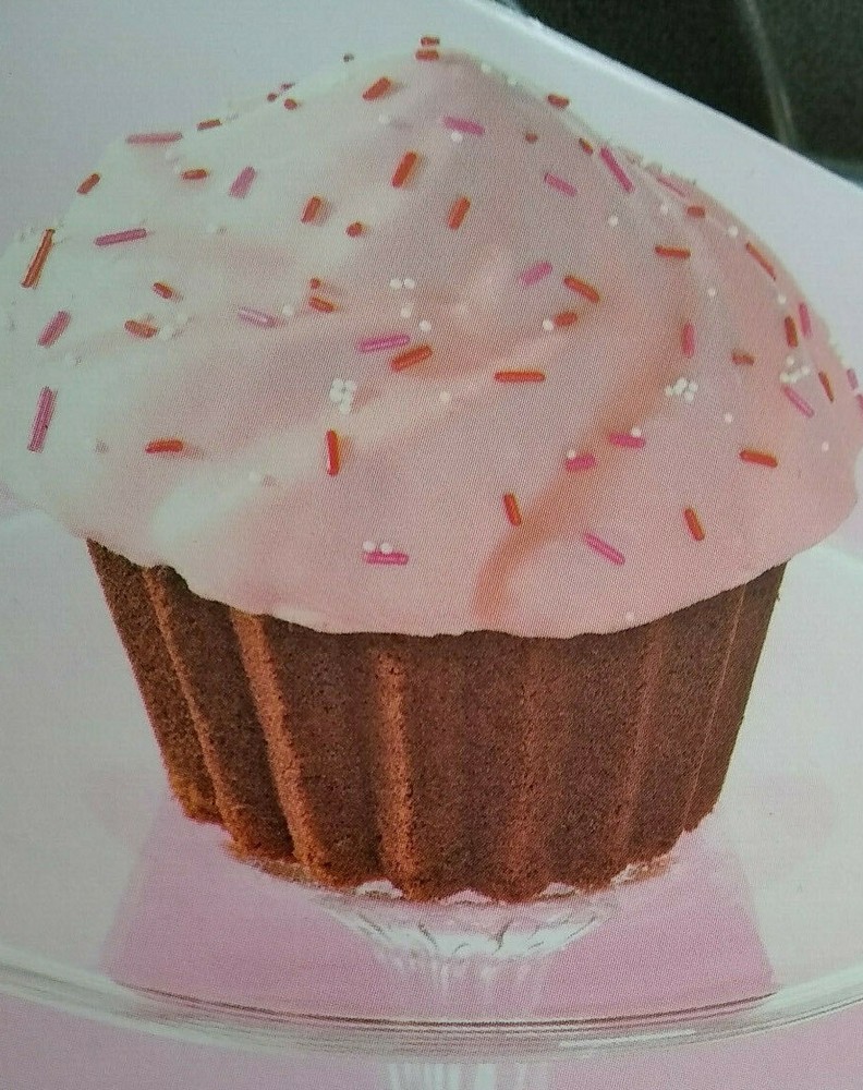 Nordic Ware Cute Cupcake Cake Pan * NEW *