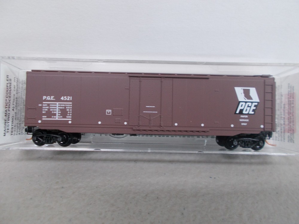 MICRO-TRAINS-#32260-PACIFIC GREAT EASTERN-50' BOXCAR #4521- N SCALE