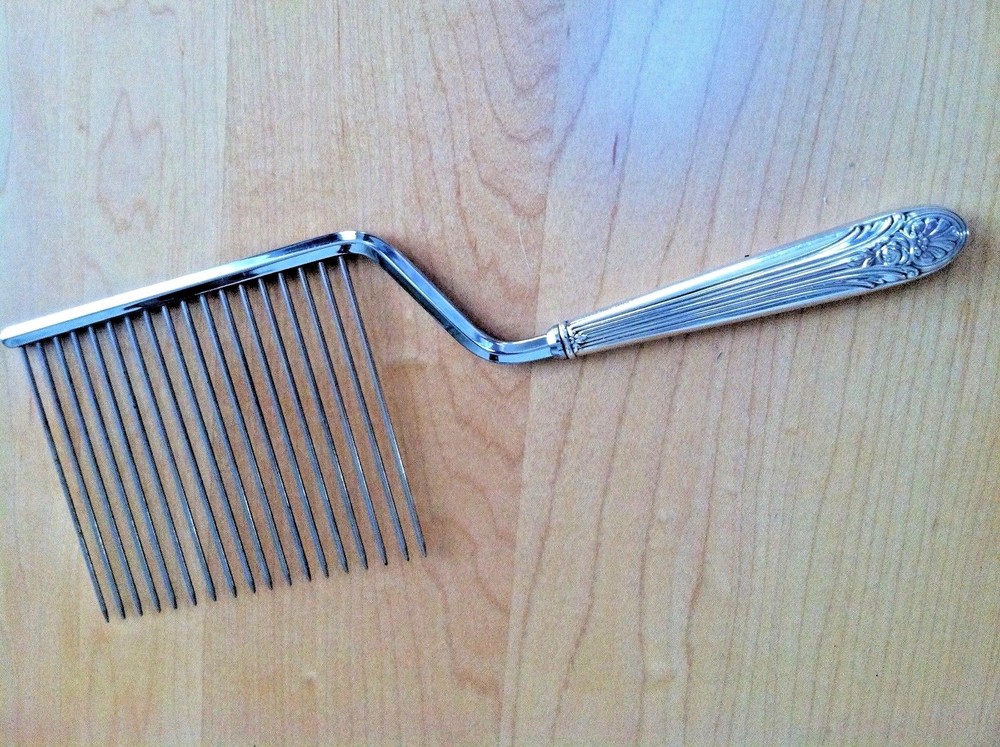 STERLING SILVER HANDLE CAKE CUTTER