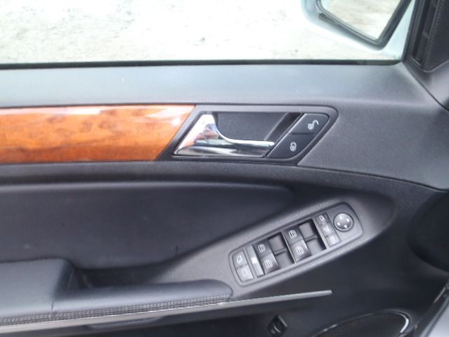07 MERCEDES GL450 DASH BEZEL 584809
