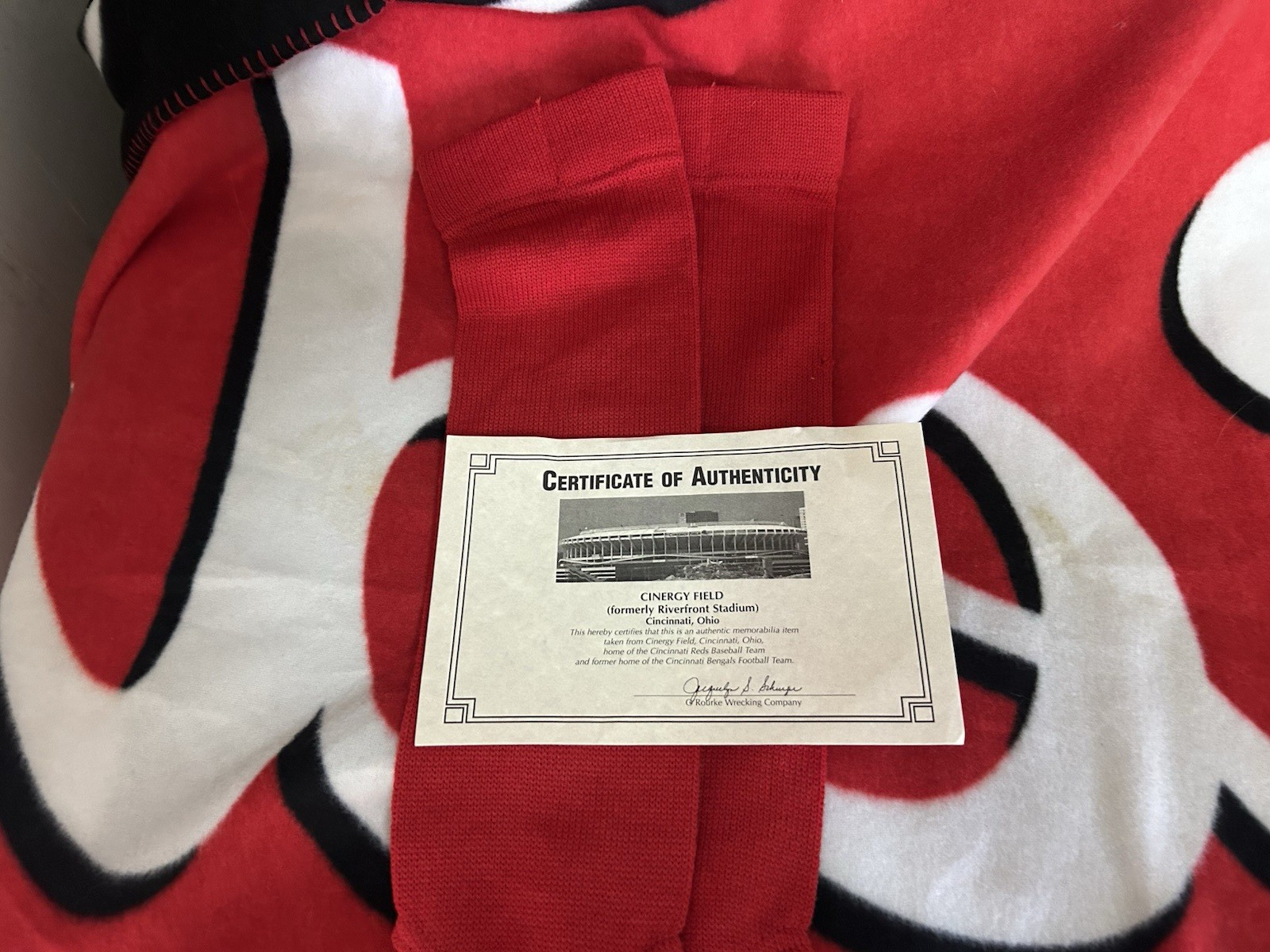 Cincinnati Reds Team Game issued Rawlings Stirrups Socks with COA