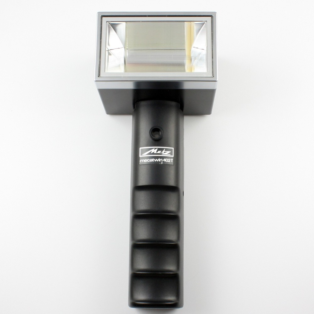Metz Mecatwin 402 Auto Extension Flash - Untested