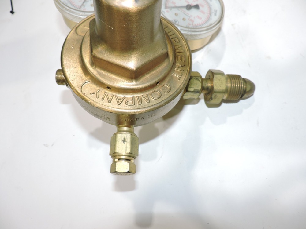 Victor® High flow pit stop dual regulator Model 700E single outlet 3000 PSI Nice